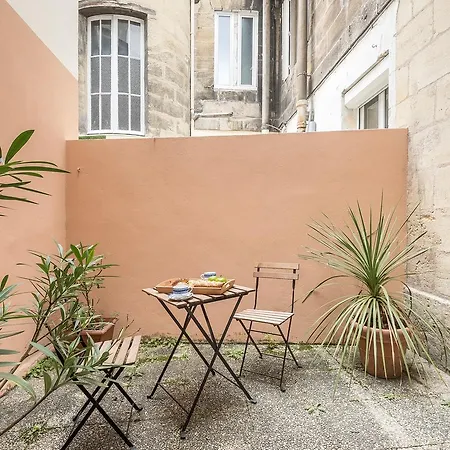 Cosy With Terrace Appartement *