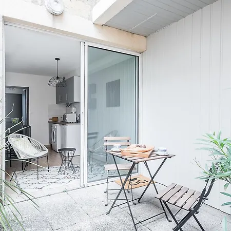 Cosy With Terrace Apartment *
