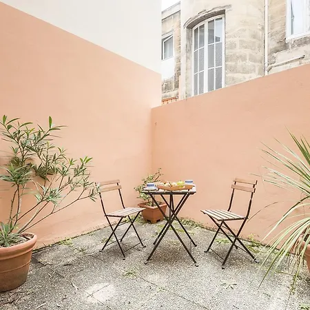 Cosy With Terrace Bordeaux