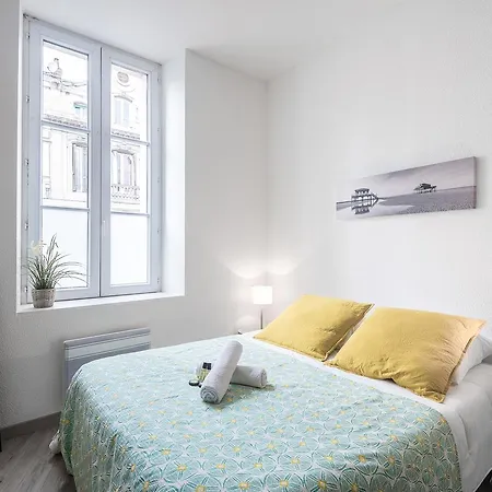 Cosy With Terrace Apartment *